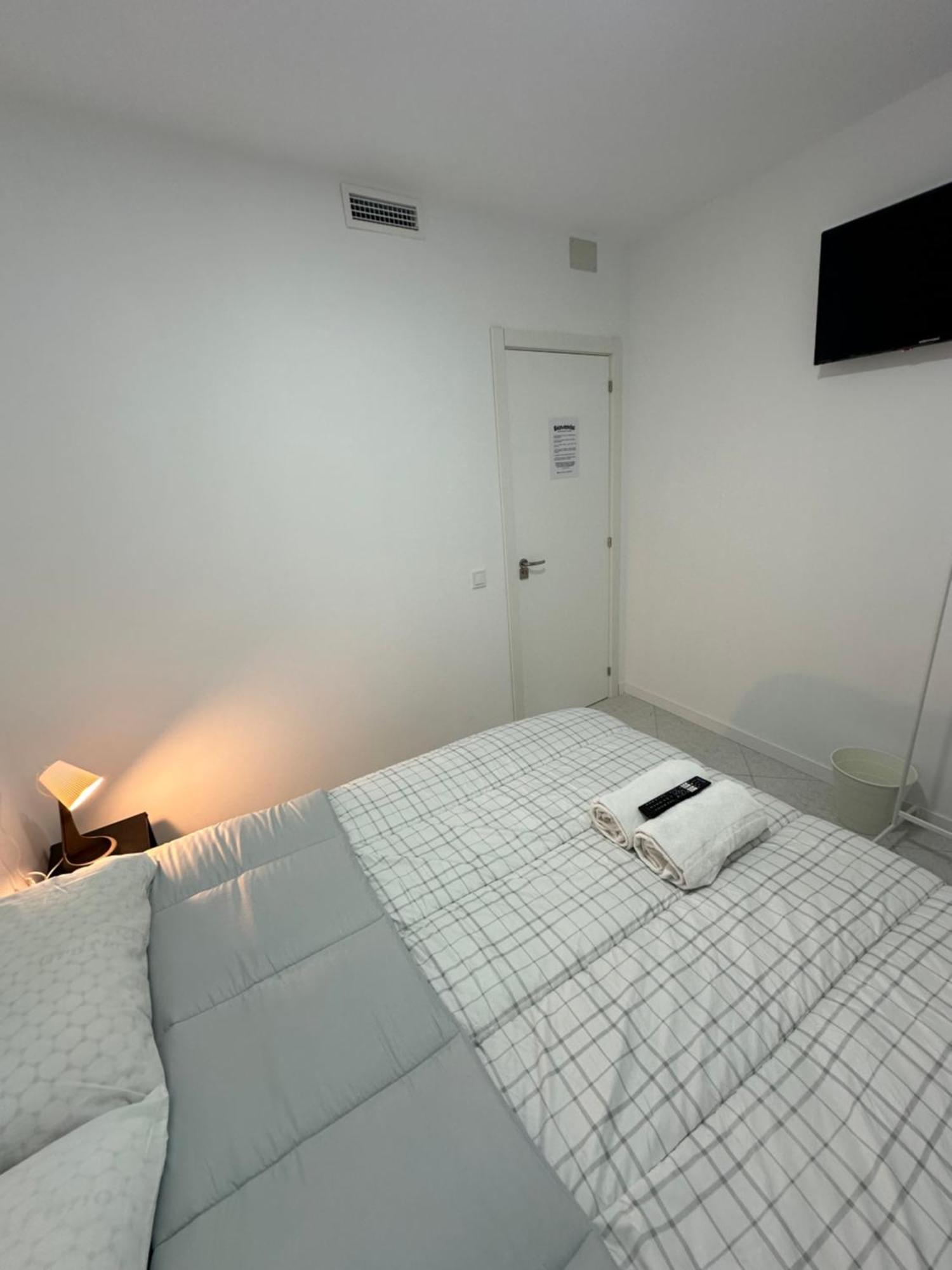 מדריד Rooms Mediavilla מראה חיצוני תמונה