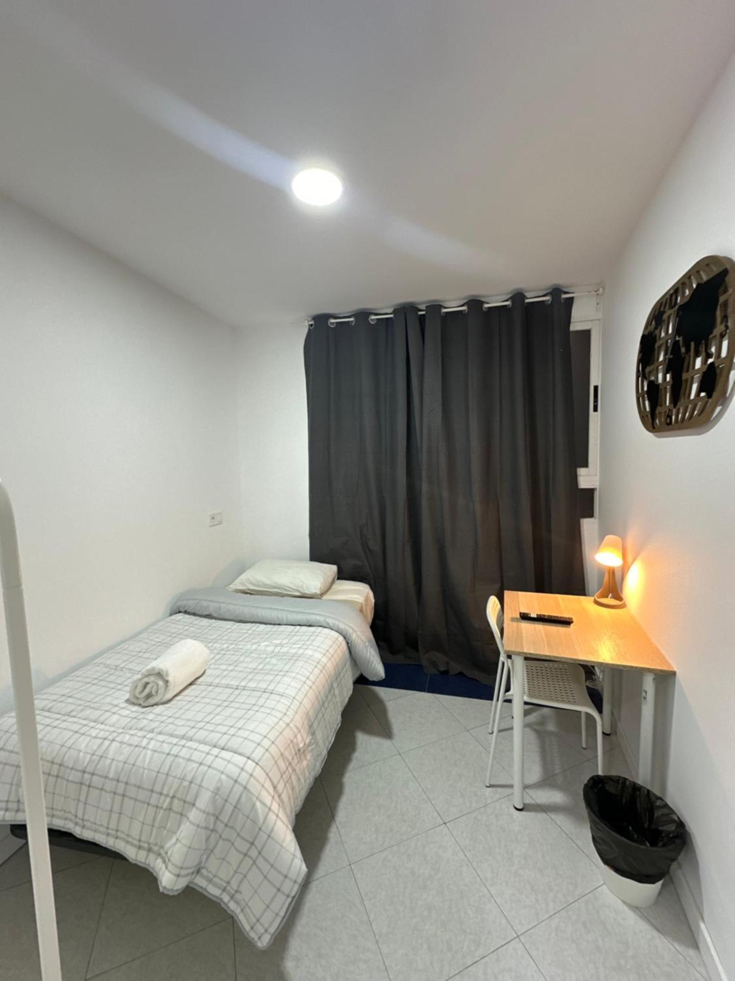 מדריד Rooms Mediavilla מראה חיצוני תמונה