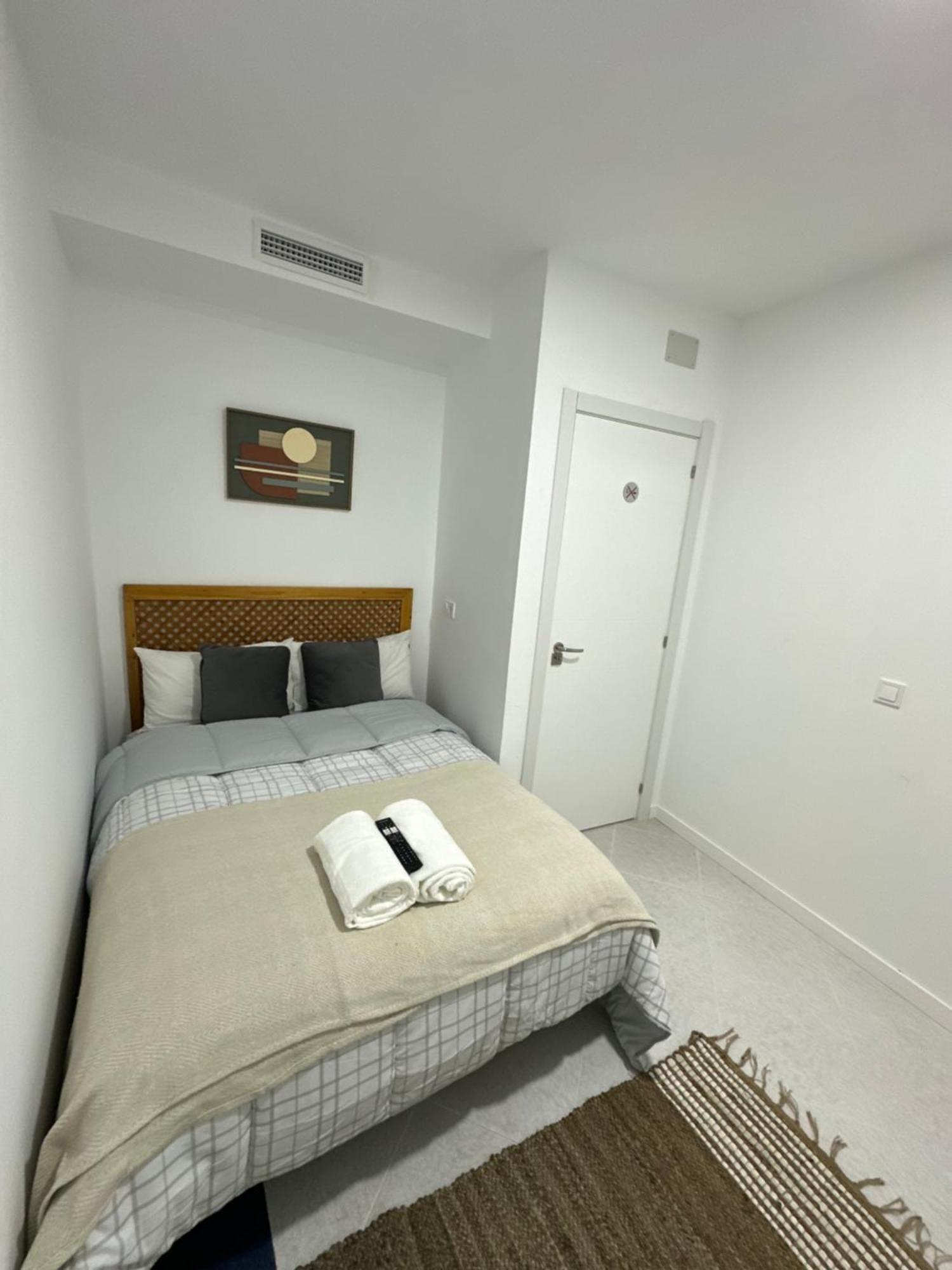 מדריד Rooms Mediavilla מראה חיצוני תמונה