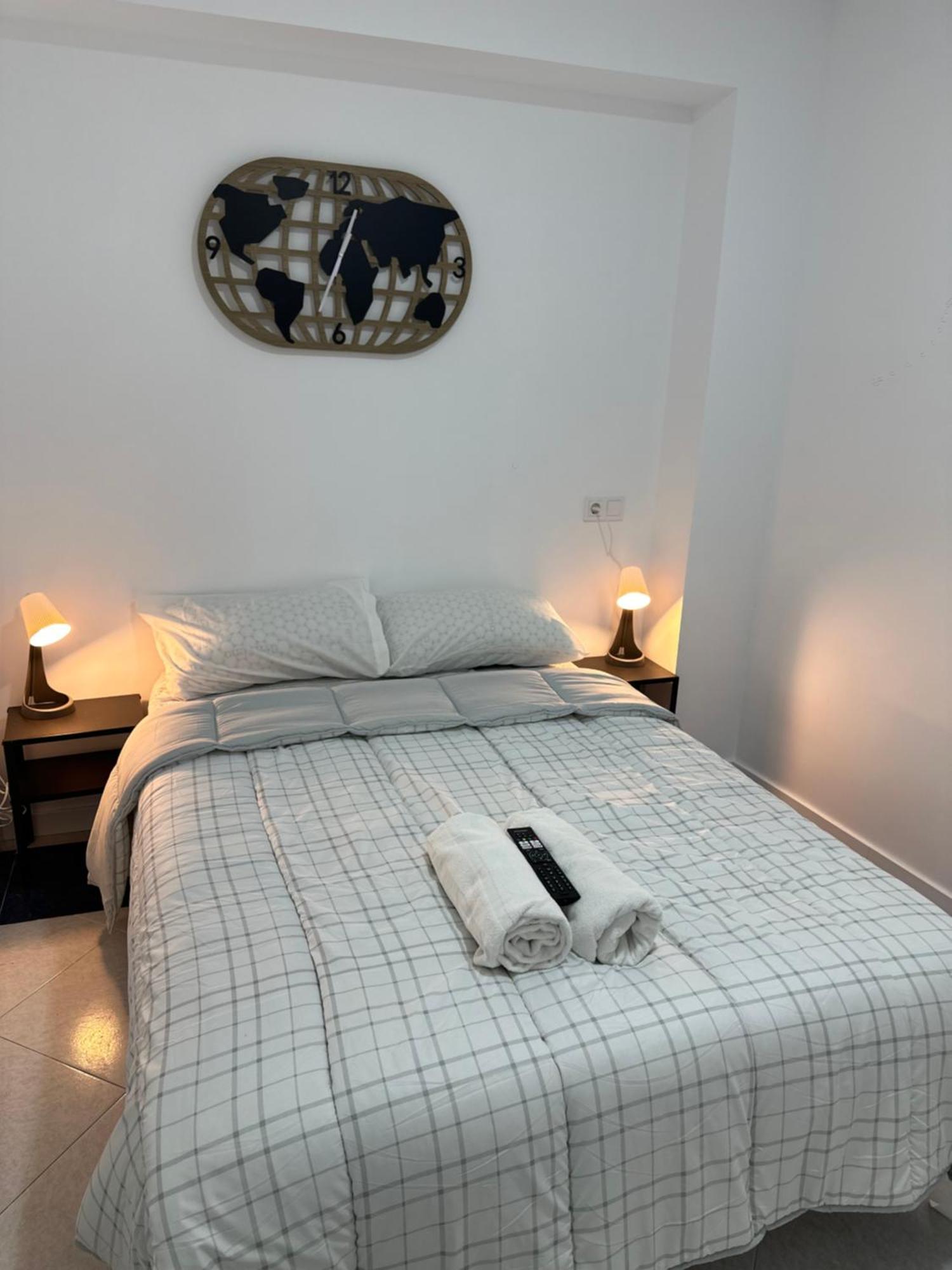 מדריד Rooms Mediavilla מראה חיצוני תמונה