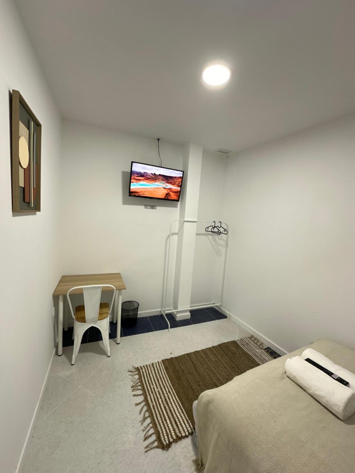 מדריד Rooms Mediavilla מראה חיצוני תמונה